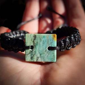 Nz Greenstone Bracelets: NZ Obay Stone / Polychrome Schist One Off Macrame Bracelet (1A3-838)