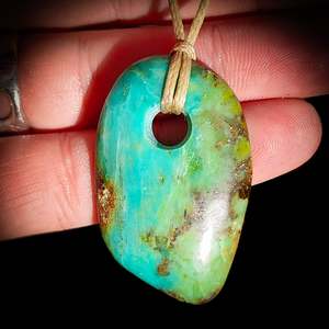 Gemstone Pendants: Natural Turquoise Freeform Pendant Necklace (1BBB319)