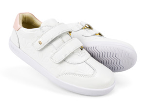 Boots: Bobux Kid+ - Sprite Embossed White & Seashell Shimmer