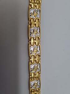 Jewellery: Two-tone patterned bracelet