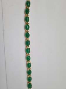 Jewellery: Emerald green bracelet