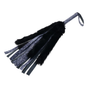 Crops Whips: Sportsheets Cougar Faux Fur Flogger