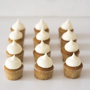 Cupcakes: Mini Delights