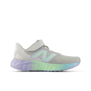 Footwear: New Balance PARI8CM
