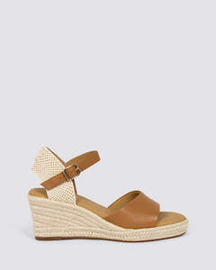 Hush Puppies: ERSA WEDGE SANDALS TAN