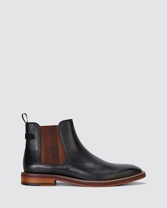 Chelsea Boots 1: SCUTTLE CHELSEA BOOTS BLACK LEATHER