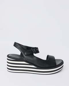 Django And Juliette: FIGG PLATFORM SANDALS BLACK