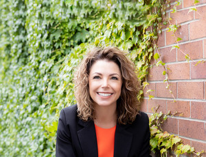 Business Location Session (WOMAN) Angela Scott Photos