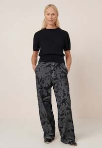 Silhouette Top - Black