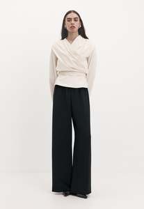 Harris Tapper: Long Sleeve Chaimberlain Top - Vanilla
