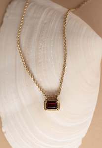 Naia Necklace