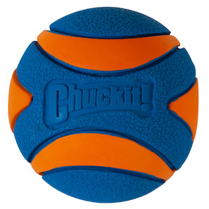Chuckit! Ultra Squeaker Ball Med - 1pk