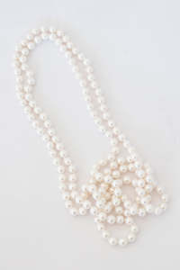 Brooches: Costume Pearls