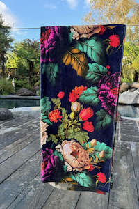 Annahs Summer Essentials: AS Bath Towel - Navy Festival