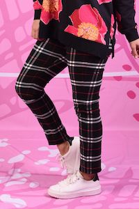 Its Black And White: Vita Isla Narrow Leg pants - Black | SALE