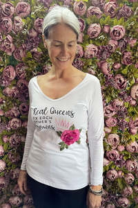 T Shirts: Basic Tee Long Sleeve Real Queens - White - Pink Motif