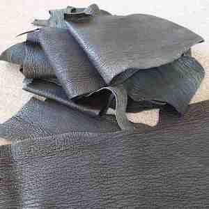 Box Black Textured Leather Pieces - 1.5 kg