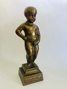 Brassware: Vintage Bruxelles Solid Brass Belgium Peeing Boy