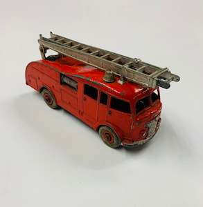 Childrens Gifts: Dinky Fire Engine 555