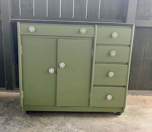 Furniture: Sewing Table