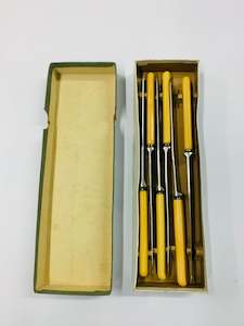 Cutlery 1: Set 6 boxed bone handle dinner  knives