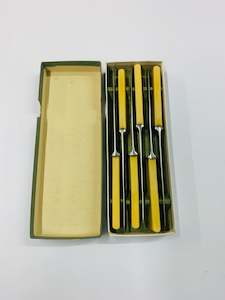 Cutlery 1: Set 6 boxed bone handle lunch knives