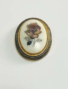 Vintage Costume Brooch Oval with Golden Edge and Pink Painted Rose