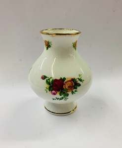 Royal Albert Old Country Roses vase