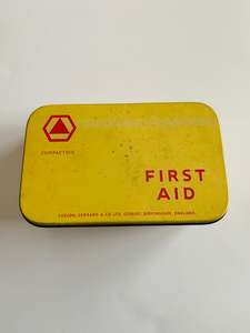 Collectable Tins: Vintage first aid tin Compactoid