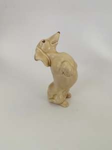 Chinaware: SylvaC Pottery Begging Dashshund