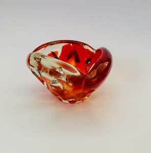 Crystal And Glass Vases: Red Three Pointed Art Glass Bowl