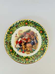 Royal Albert ‘Santa’s little list’ plate