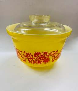 Vintage Pyrex Friendship pattern casserole dish