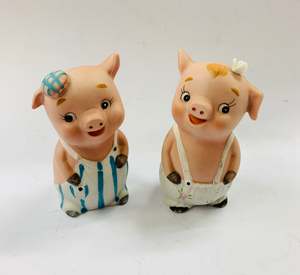 Happy pigs salt and pepper shakers