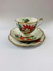 Cups And Saucers: Queen Anne Christmas trio