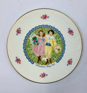 Toby Jugs: Royal Doulton Valentines Day plate 1976