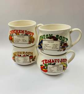 Pottery: Retro soup bowls with individual recipes on them