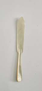Cutlery 1: Mother of Pearl Butter Knife with Filigree Edge