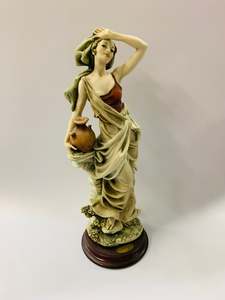 Giuseppe Armani Clear water rare figure