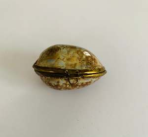 Jewellery: Victorian Shell jewellery holder