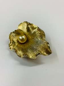 Vintage faux Pearl and gold leaf brooch