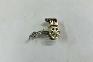 Jewellery: Silver horse carriage charm