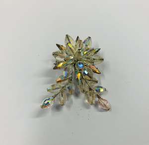 Jewellery: Vintage crystal Diamante floral design  brooch