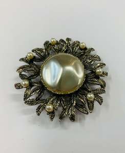 Vintage faux Pearl and floral design  brooch