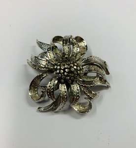 Vintage silver tone costume jewellery floral brooch