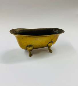 Brass And Metalware: Antique brass bath tub