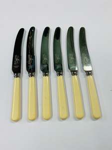 Set 6 bone handle knives