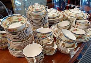 Pareek dinnerware by Johnson Bros, Edwardian era