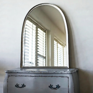 Indoor outdoor: Josephine Mirror (Available on firm order)