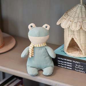 Whats New: Nana Huchy | Forrest the Frog